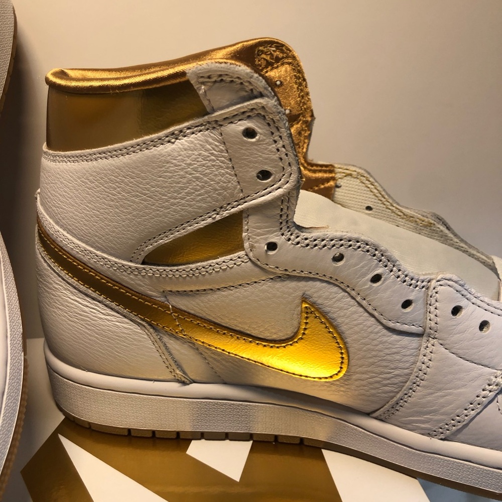 Jordan 1 Retro High OG White Metallic Gold (Women's 10.5) Unisex New With OG Box - Picture 4 of 15